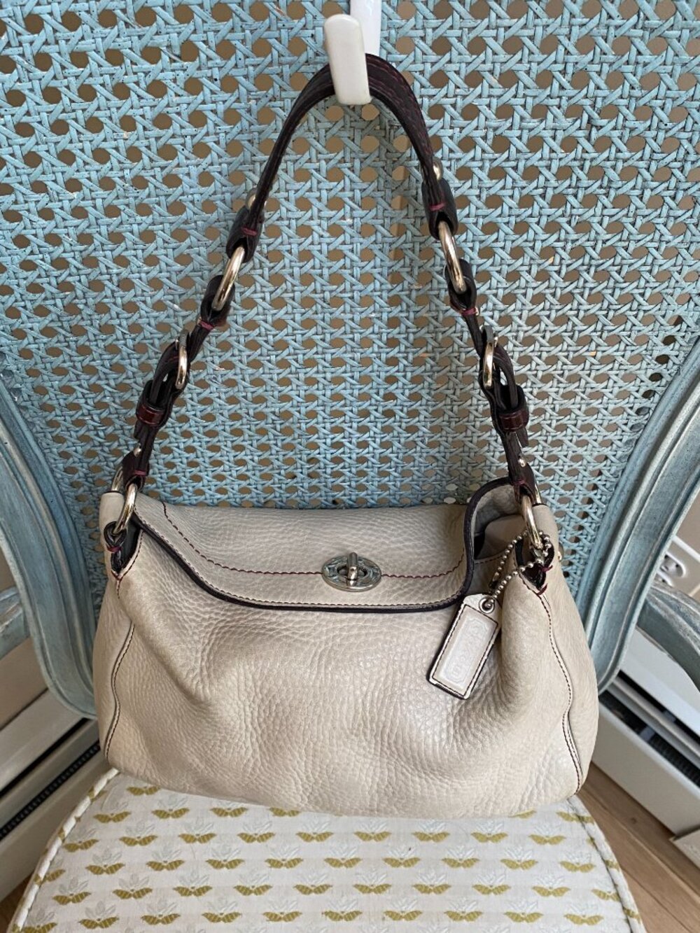 Vintage Coach Chelsea Cream Pebbled Leather Shoulder Bag - Picture 2 of 13